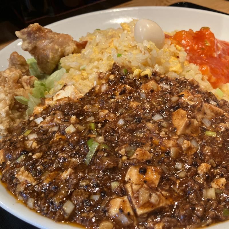 メガ盛りランチプレート(旬鮮たくま)