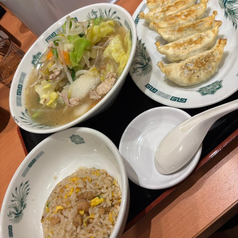 野菜たっぷりタンメン＋半チャーハン＋餃子6個セット(日高屋 聖蹟桜ヶ丘東口店)