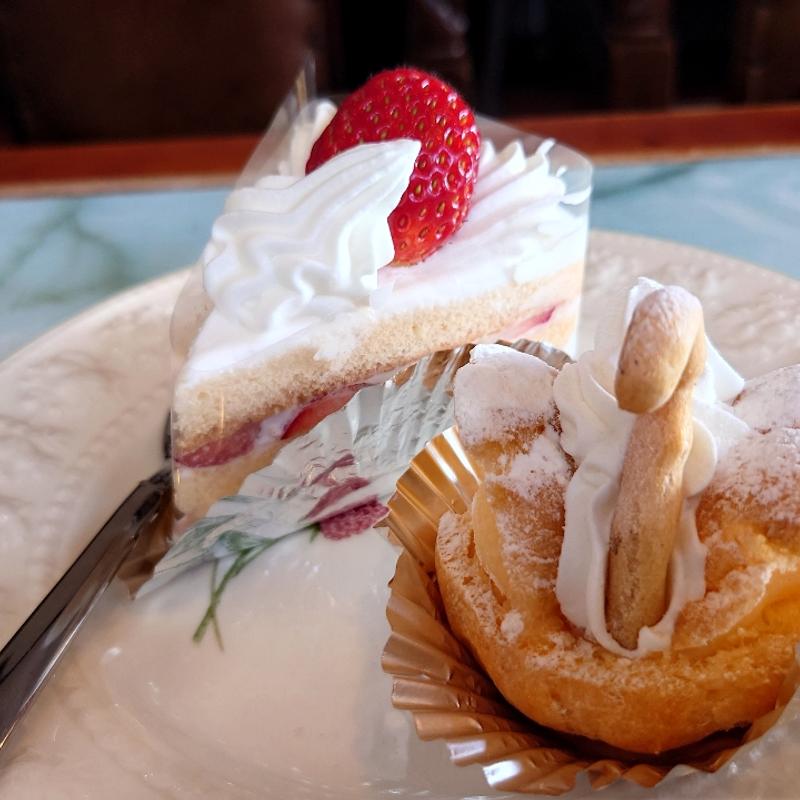 スワンシュークリーム(エンゼル洋菓子店 )