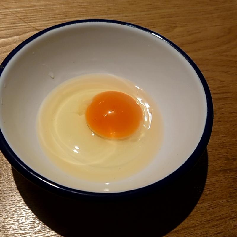 生卵(銀座はるちゃんラーメン)