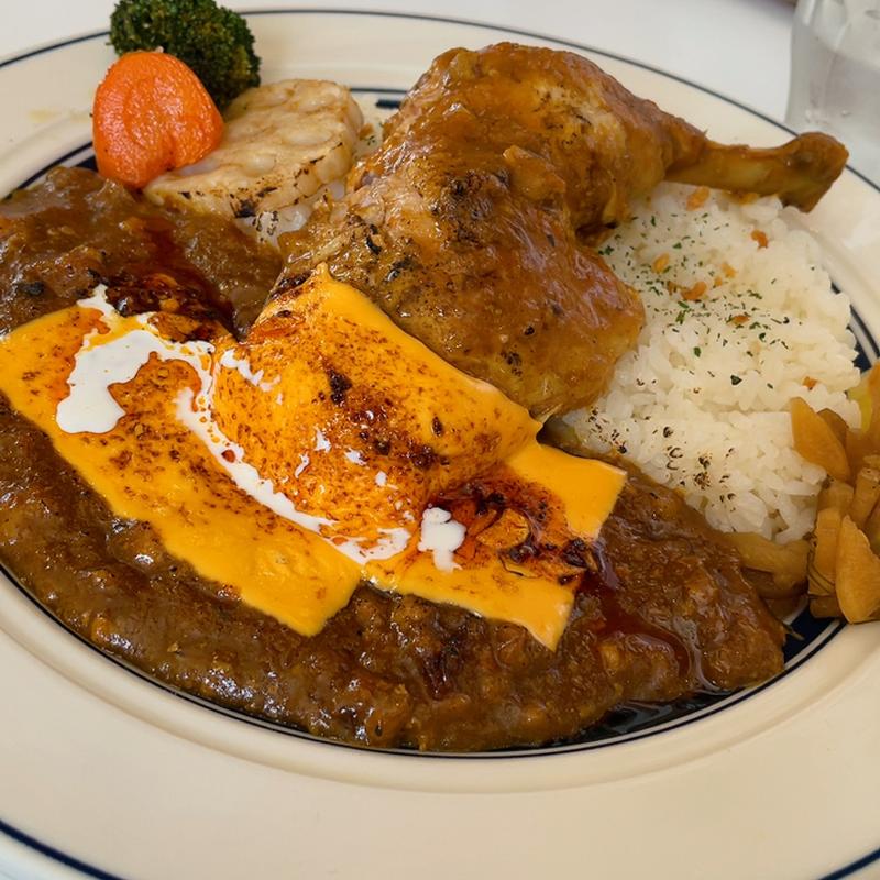 チキンレッグカレー　チーズトッピング(カレーの子 くろしお)