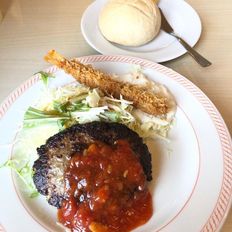 日替りランチ（ハンバーグ&えびフライ）(ジョイフル八潮店)