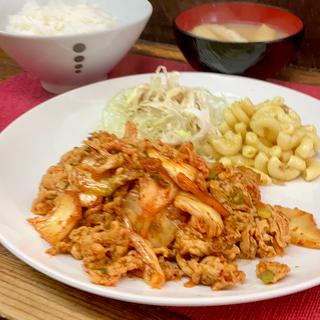 豚キムチ定食(まちの定食屋さん るーちぇ)
