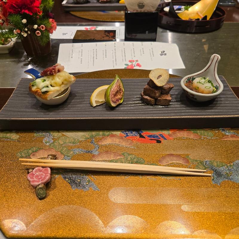 牛フィレ肉ステーキ&生ハムチーズ&ガーリックトースト(ホテル ニュー オータニ 長富宮)