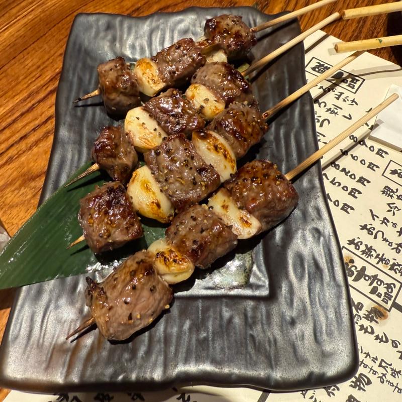 牛ステーキにんにく串(鍛冶屋 文蔵 新越谷ヴァリエ店)