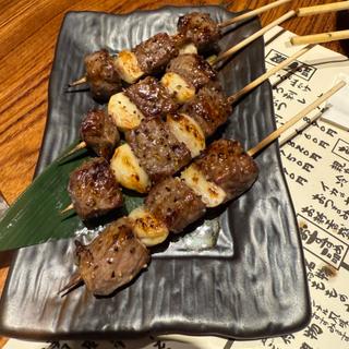 牛ステーキにんにく串(鍛冶屋 文蔵 新越谷ヴァリエ店)