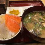 マイ海鮮丼(塩釜仲卸市場 マイ海鮮丼コーナー )