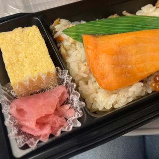 鮭ハラミといくらの親子飯(てとて グランスタ東京)