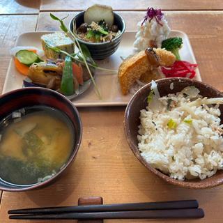 やさいごはん(かっこう料理店)