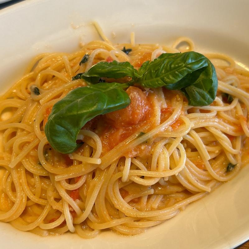 フレッシュトマトとバジル(La Figlia Del Presidente ラ フィーリア デル プレジデンテ)