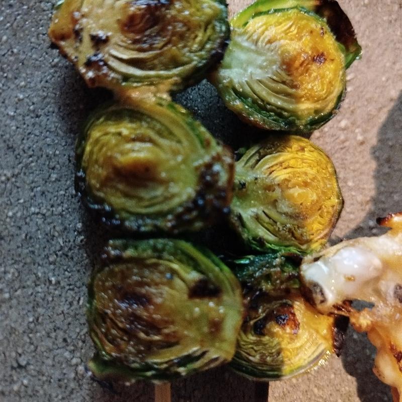 芽キャベツ串(蕎麦前酒場 南口のはんさむ)