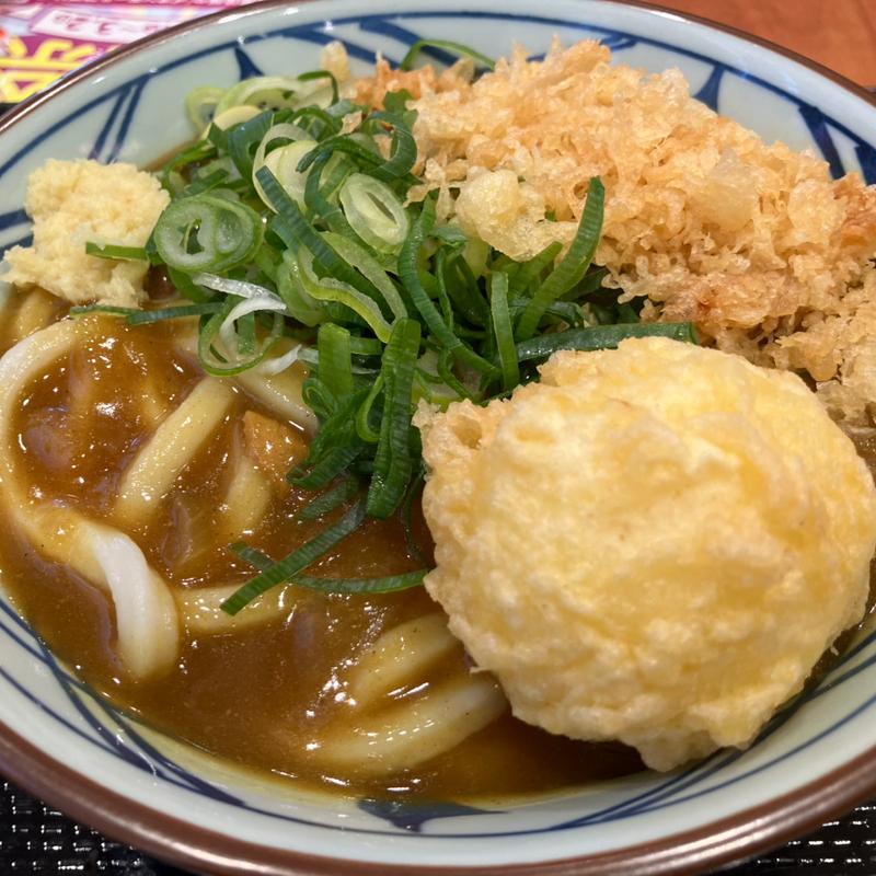 カレーうどん並と半熟たまご天ぷら(丸亀製麺イオンモール熱田)