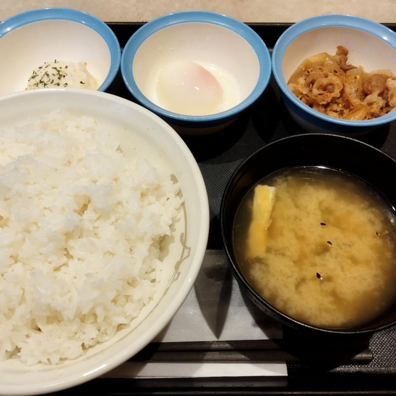 半熟玉子かけごはん ライス特盛／ミニ牛皿、ポテサラ(松屋 青砥店)