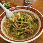 野菜炒めラーメン(栄華軒)