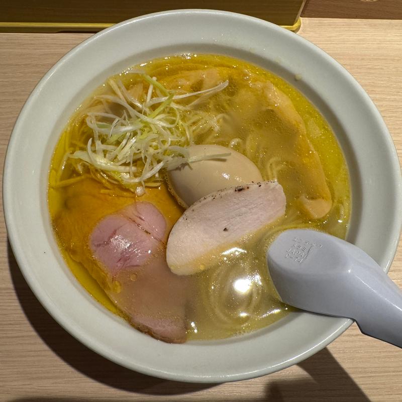黄金鶏塩らーめん(麺屋 kawakami)