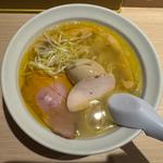 黄金鶏塩らーめん(麺屋 kawakami)