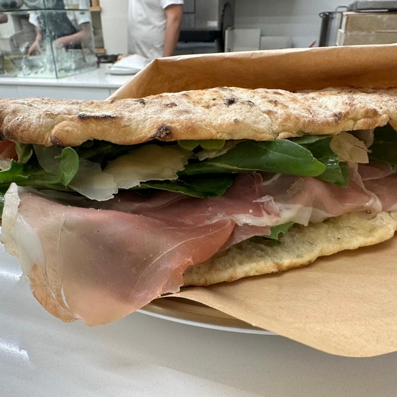 paniniA (rucola e prosciutto) ¥2200(Fakalò pizza gallery)