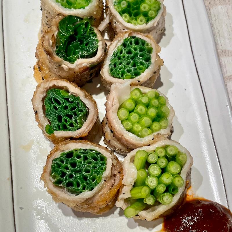 豚バラねぎ巻き(濃厚鶏白湯 とりまる 大宮 ラーメン)