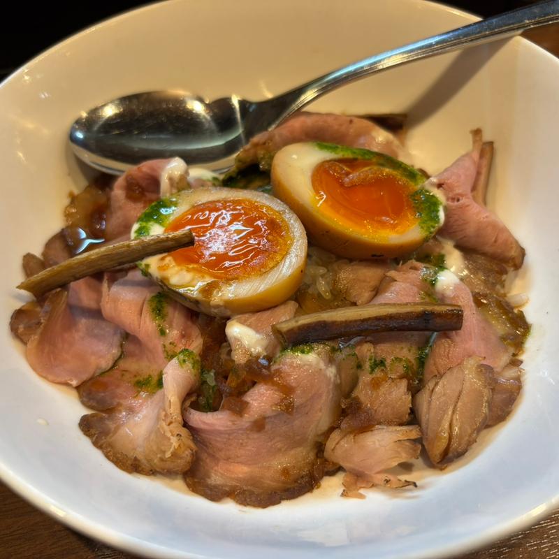 味玉ローポー丼(ハーフサイズ)(中華蕎麦 葛 （かずら）)