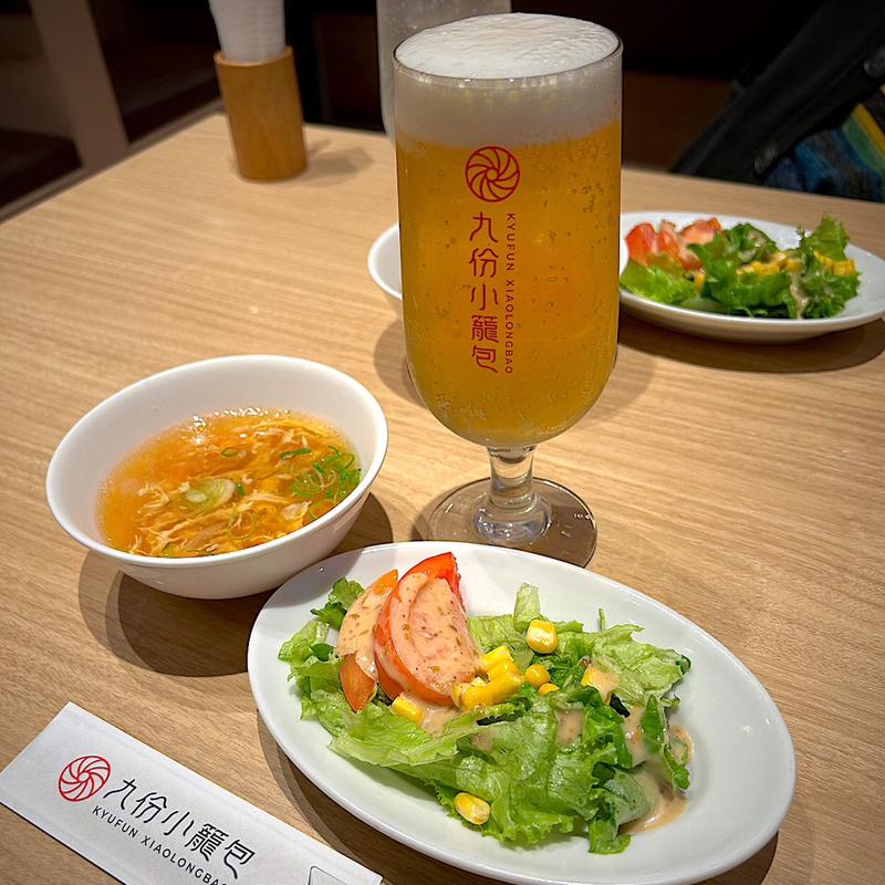 サラダ、スープ、生ビール(九份小籠包 ララガーデン長町店)