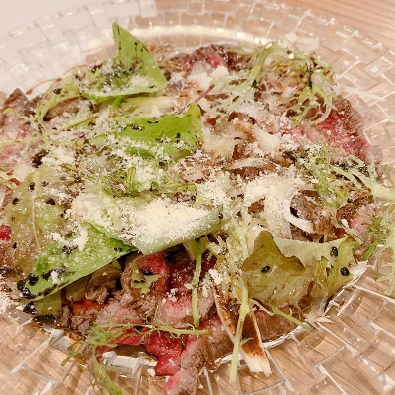 牛モモ肉のたたきカルパッチョ(BISTRO PUG （ビストロ パグ）)