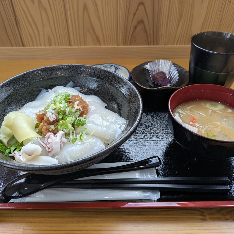 剣先イカの鱈子丼(漁師飯 番屋)