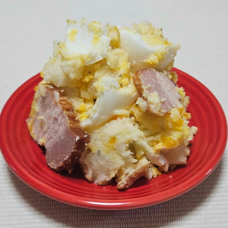 黒胡椒香るたまごとベーコンのチーズポテト(サラダカフェ 東武百貨店池袋店)