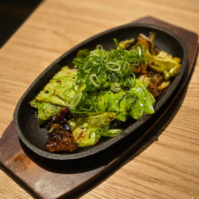 ぷるぷるホルモン焼き(鉄板焼×府中焼あっちゃん)