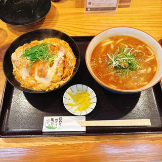 出し香るトロトロたまごのロースカツ丼せつ(情熱うどん 荒木伝次郎)