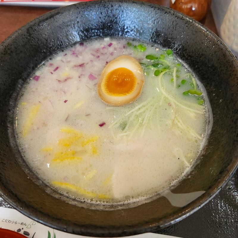 鶏白湯ラーメン　限定(すずらん 那覇メインプレイス店)