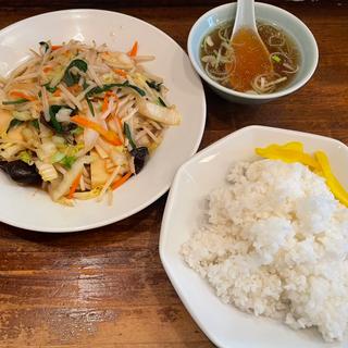 野菜炒め・白飯（中）(大来 （タイライ）)