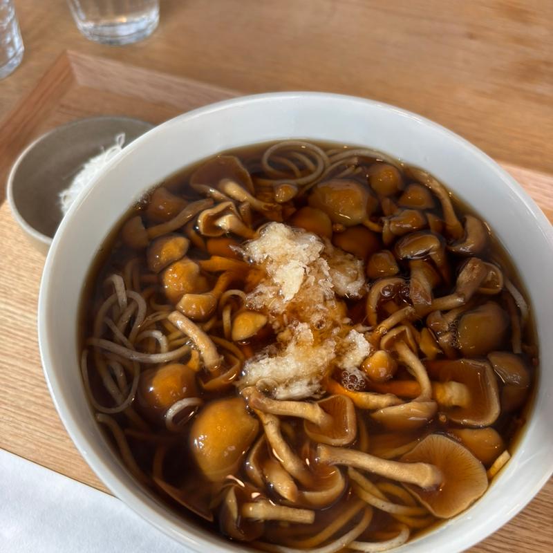 きのこ蕎麦　冬限定(naritaya)