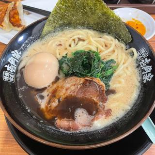 黒家系ラーメン(壱角家 下北沢店 （イッカクヤ）)
