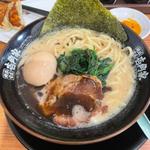 黒家系ラーメン