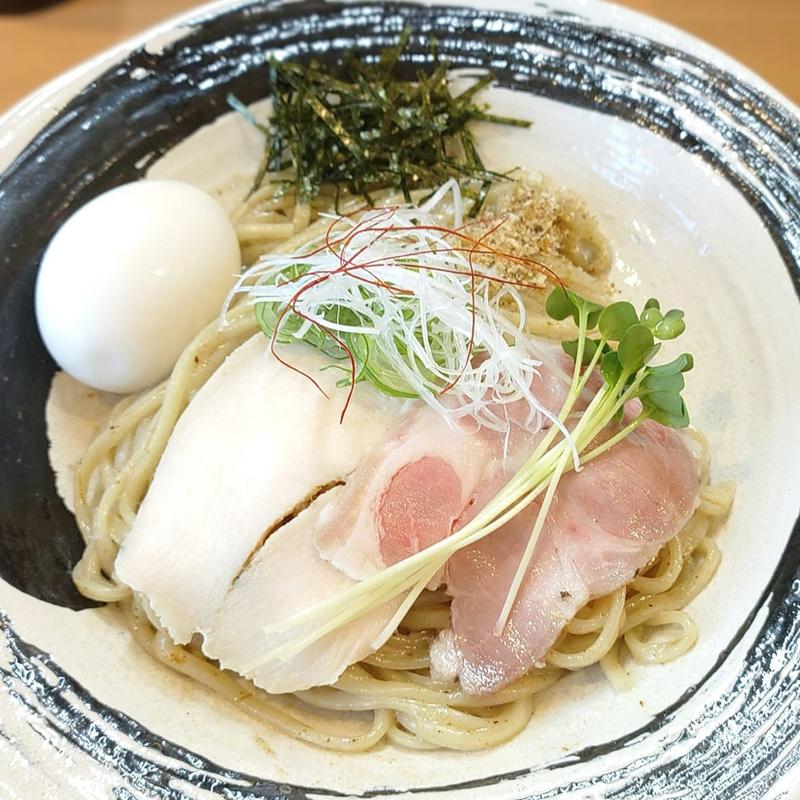 煮干脂そば 玉子(わらび)