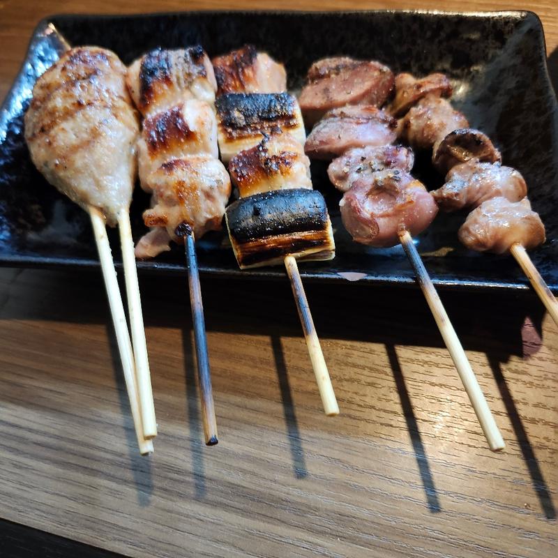 串5本盛り合わせ(琉球炭火焼き鳥 串彦)