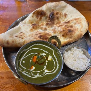 ディナーカレーセット（サグパニール）