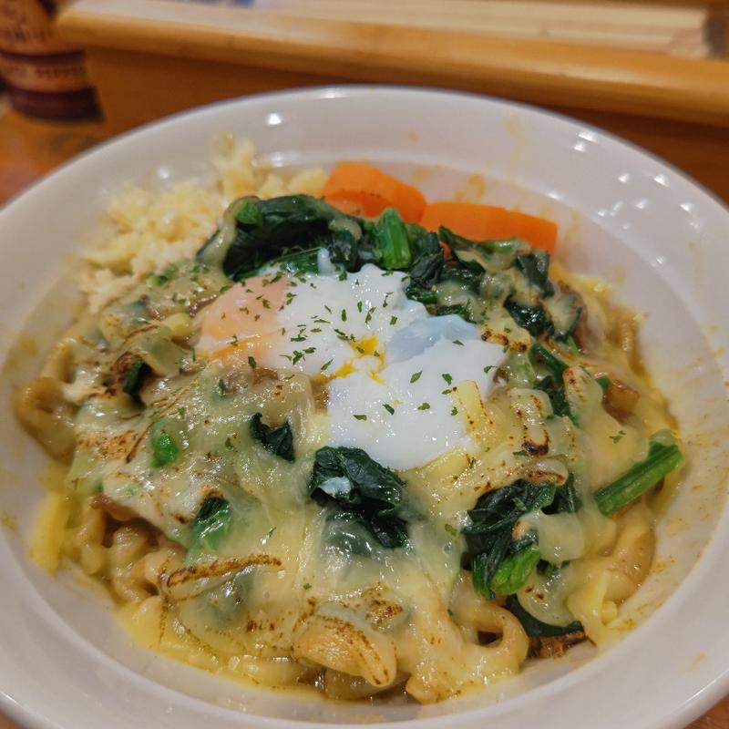 とろ～りチーズ牛すじ焼きカレー(豚仙人 関内店)