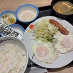 ソーセージエッグW定食（とろろ）(松屋 聖蹟桜ヶ丘店（松のや併設）)