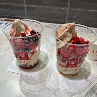 ミックスベリーパフェ(キャピタルコーヒー 玉川高島屋店)