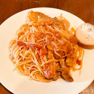 渡りガニトマトクリームパスタ