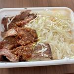 ビフテキ弁当、牛ステーキ弁当(100g)、ご飯大盛(肉のヤマ牛亀戸)