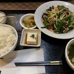 レバニラ炒め定食(銀座海老専家)