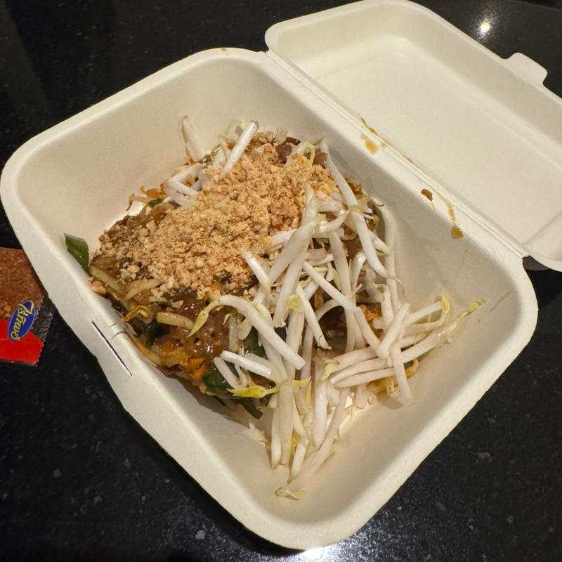 パッタイ(EMsphere Platinum Lounge)