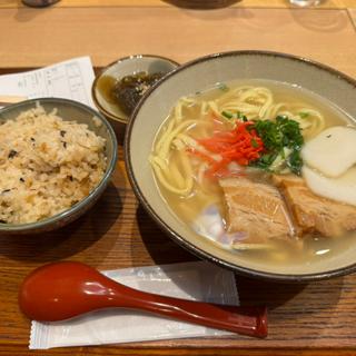 沖縄そばセット(海人酒房 有楽町)