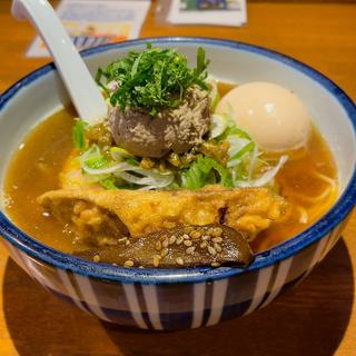鶏の白肝ペーストを溶かして食べるラーメンの醤油(雨は、やさしく)