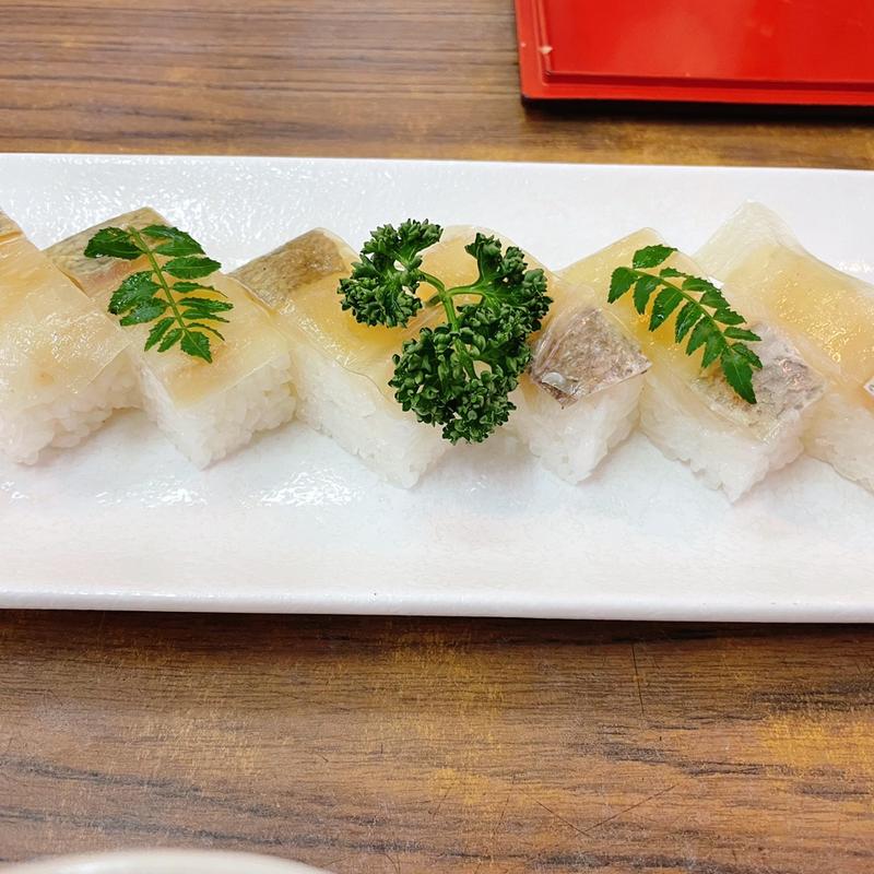 小鯛の押し寿司(文の里 松寿し)