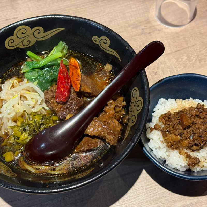 台湾牛肉麺(台湾料理専門店 台湾１０１)