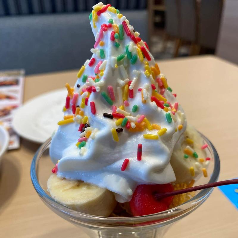 バナナスプリットサンデー(ガスト 明大前北口店 )