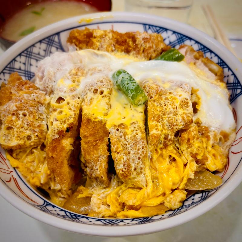 カツ丼(味噌汁つき)(とんかつ あけぼの)